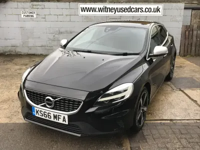 Used Volvo V40 R-Design 150 HP (110 kW) 2016 Black Hatchback
