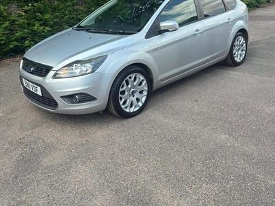 Silver Used 2011 Ford Focus Zetec Hatchback | £1,950 (Good price)