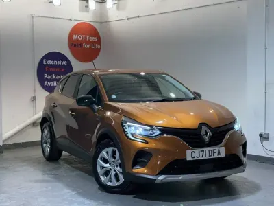 Used Renault Captur Iconic 90 HP (66 kW) 2022 Orange SUV