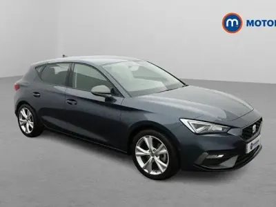 Käytetty Seat Leon FR 110 HP (80 kW) 2023 Harmaa Viistoperä