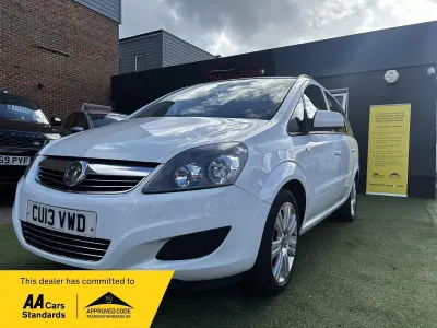Used Vauxhall Zafira 115 HP (84 kW) 2013 White MPV