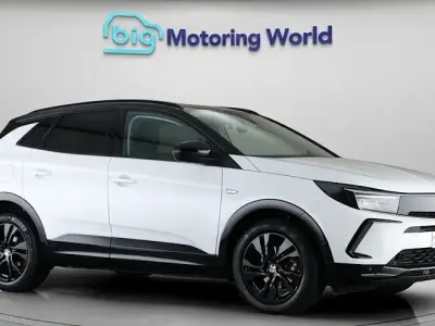 Used Vauxhall Grandland X S 131 HP (96 kW) 2023 White SUV