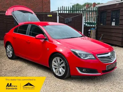 Used Vauxhall Insignia SRi 163 HP (119 kW) 2013 Red Hatchback