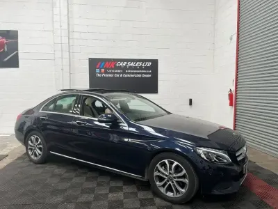 Usado Mercedes C220 Premium 2017 Azul Sedan