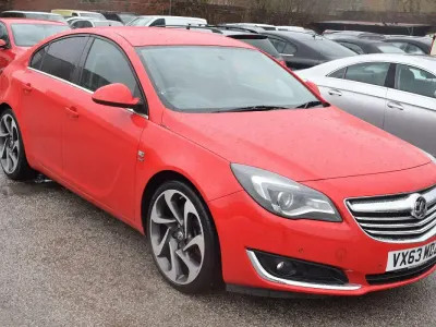 Used Vauxhall Insignia SRi 220 HP (161 kW) 2013 Red Hatchback