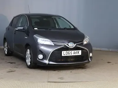 Used Toyota Yaris Hybrid Sport 2015