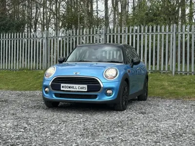 Begagnad Mini Cooper Hatch 2017 Blå Halvkombi