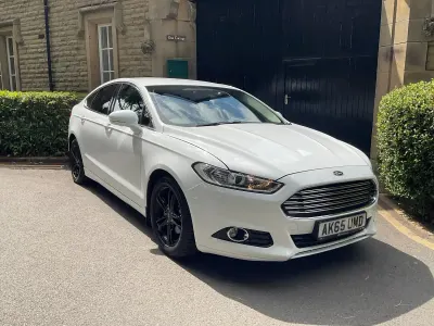 Used Ford Mondeo Titanium 180 HP (132 kW) 2015 White Hatchback