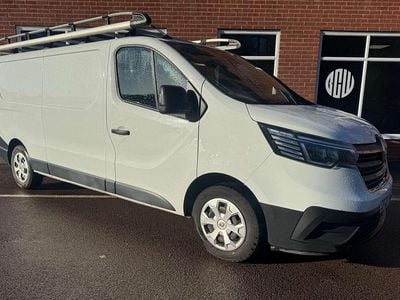 Begagnad Renault Trafic Business 2022 Vit Minibuss