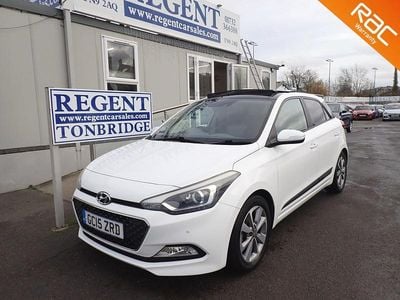 Used Hyundai i20 Premium SE 84 HP (61 kW) 2015 White Hatchback