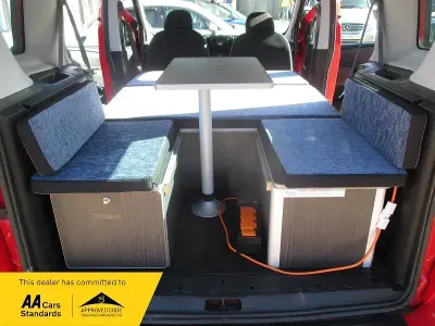 Używany Fiat Doblò 90 KM (66 kW) 2013 Czerwony Minivan