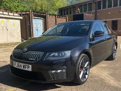 Begagnad Skoda Octavia vRS 220 HK (161 kW) 2014 Svart Kombi