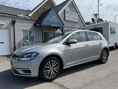 Used VW Golf VII SE 125 HP (91 kW) 2017 Silver Hatchback