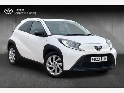 Used Toyota Aygo X PURE 72 HP (52 kW) 2023 White SUV