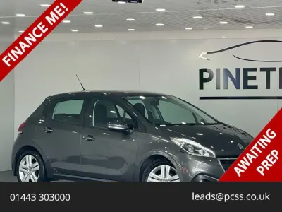 Käytetty Peugeot 208 Active 100 HP (73 kW) 2019 Harmaa Viistoperä