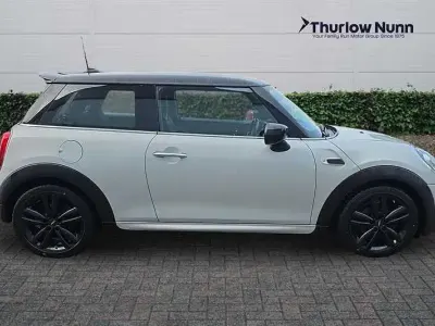 Używany Mini Cooper Hatch 136 KM (100 kW) 2020 Srebrny Hatchback