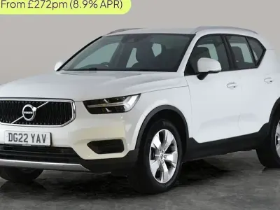 Used Volvo XC40 Momentum 163 HP (119 kW) 2021 White SUV