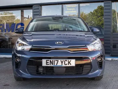 Begagnad Kia Rio 83 HK (61 kW) 2017 Blå Halvkombi