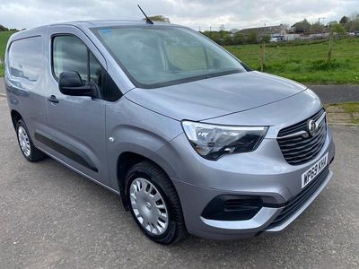 Second-hand Vauxhall Combo Sportive 100 CP (73 kW) 2019 Gri Monovolum