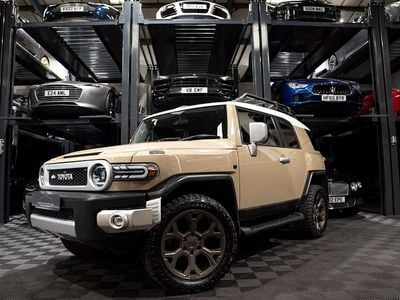 Usado Toyota FJ Cruiser 260 HP (191 kW) 2016 Bege SUV