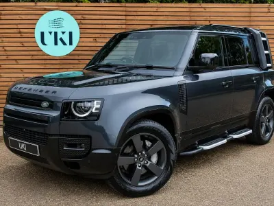 Used Land Rover Defender HSE Dynamic 300 HP (220 kW) 2022 Grey SUV