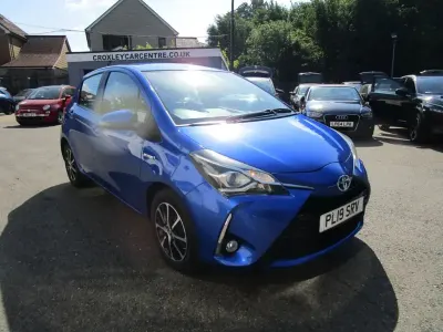 Used Toyota Yaris Hybrid 100 HP (73 kW) 2019 Blue Hatchback