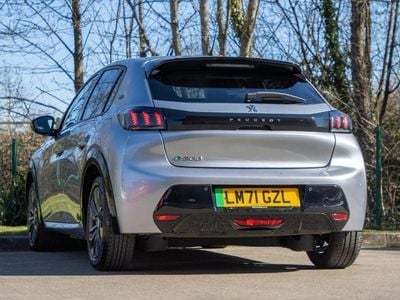 Peugeot e-208