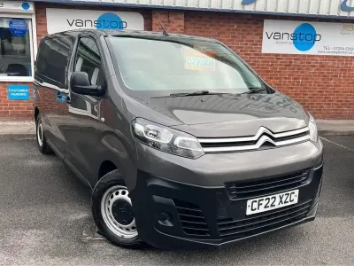 Begagnad Citroën Dispatch 2022 Grå Minibuss