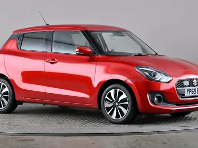 Usado Suzuki Swift SZ5 111 HP (81 kW) 2019 Vermelho Citadino