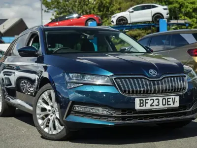 Used Skoda Superb SE L 214 HP (157 kW) 2023 Blue Estate