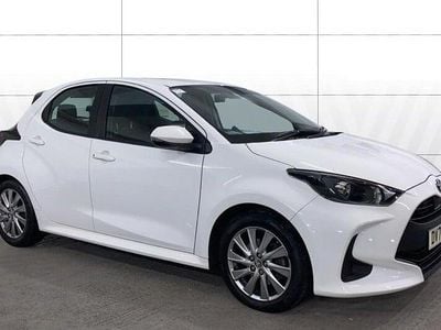 Used Toyota Yaris Hybrid 116 HP (85 kW) 2023 White Hatchback
