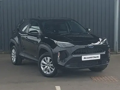 Used Toyota Yaris Hybrid 116 HP (85 kW) 2024 Black Estate
