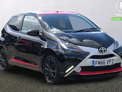 Used Toyota Aygo x-press 69 HP (50 kW) 2017 Black Hatchback