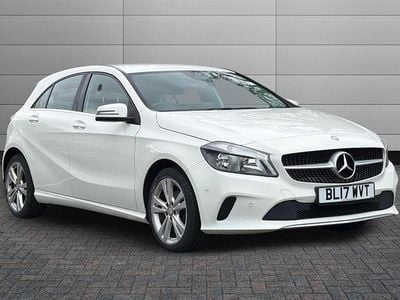 Used Mercedes A180 Executive 109 HP (80 kW) 2017 Cirrus white Hatchback