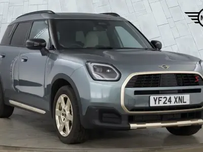 Usado Mini Countryman Exclusive 218 CV (160 kW) 2024 Verde SUV