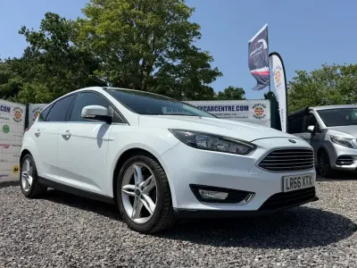 Used Ford Focus Titanium 125 HP (91 kW) 2016 White Hatchback