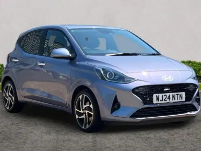Used Hyundai i10 Premium 83 HP (61 kW) 2024 Blue Hatchback