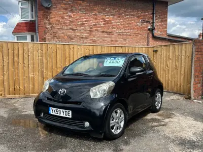 Used Toyota iQ 68 HP (50 kW) 2009 Black Hatchback