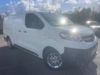 Used Vauxhall Vivaro S 100 HP (73 kW) 2021 White MPV