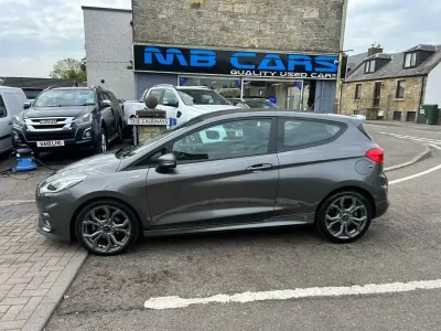Usado Ford Fiesta ST-Line 100 HP (73 kW) 2018 Cinzento Citadino