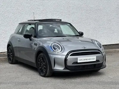 Używany Mini Cooper Classic 134 KM (98 kW) 2023 Srebrny Hatchback