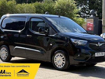 Second-hand Vauxhall Combo Sportive 2021 Negru Monovolum