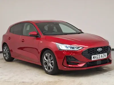 Used Ford Focus ST-Line 125 HP (91 kW) 2023 Red Hatchback