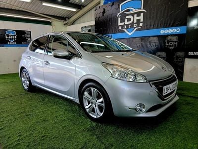 Używany Peugeot 208 Allure 82 KM (60 kW) 2015 Srebrny Hatchback