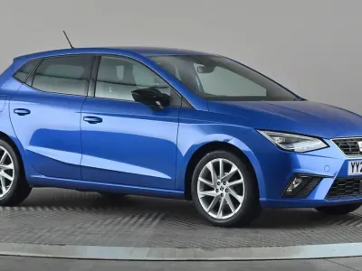 Begagnad Seat Ibiza FR 95 HK (69 kW) 2023 Blå Halvkombi