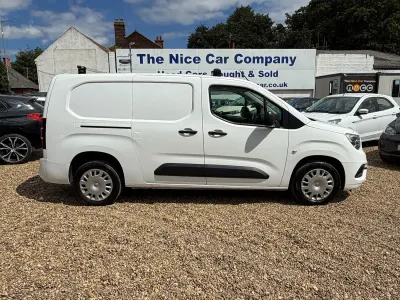 Used Vauxhall Combo Sportive 100 HP (73 kW) 2020 White MPV