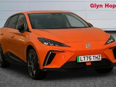 Used MG MG4 EV Trophy 150 kW (204 HP) 2025 Orange Hatchback