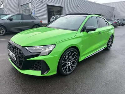 Begagnad Audi RS3 Comfort 400 HK (294 kW) 2025 Grön Sedan