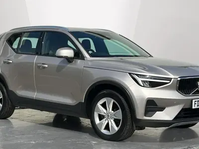 Used Volvo XC40 Core 163 HP (119 kW) 2023 Gold SUV