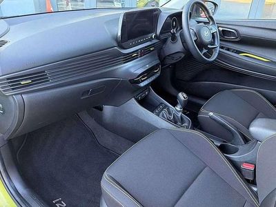 Used Hyundai i20 Premium 99 HP (72 kW) 2024 Yellow Hatchback